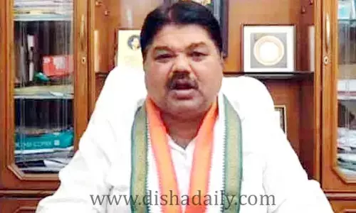 మంత్రి మల్లారెడ్డికి తొడలు కొట్టడం మాత్రమే వచ్చు