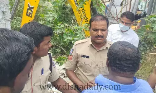 మూడు లక్షలిస్తా అమ్మేయ్ .. లేదంటే లక్ష ఇయ్యి .. మీర్ పేట మేయర్ భర్త డిమాండ్
