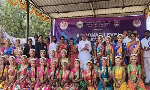 ఐదవ తరగతి నుంచి పీజీ వరకు ఉచిత విద్య.. బాజిరెడ్డి గోవర్ధన్