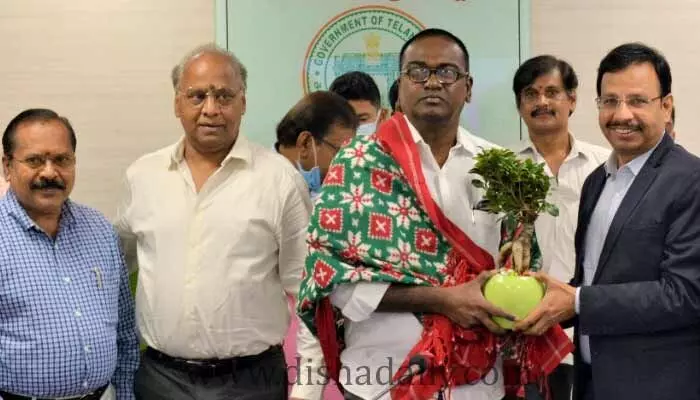 రాష్ట్రమంతా ఎలక్ట్రిక్ బస్సులు: మంత్రి పువ్వాడ రాష్ట్రమంతా ఎలక్ట్రిక్ బస్సులు: మంత్రి పువ్వాడ