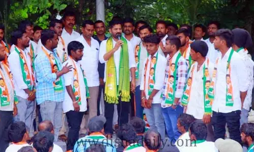 నేను సంతకం పెడితేనే కాంగ్రెస్‌లో అభ్యర్థులకు టికెట్లు