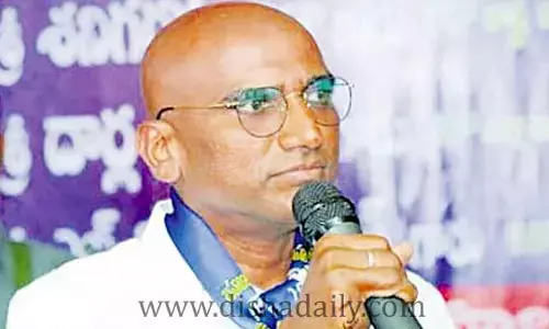 సింగరేణి పైసలు ప్రైవేటు ట్రస్టుకు ఎట్లిస్తరు?