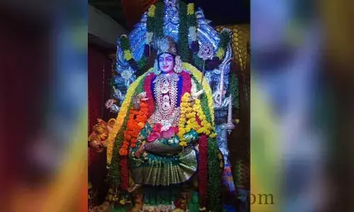 చంద్రఘంట అవతారంలో జ్ఞాన సరస్వతి