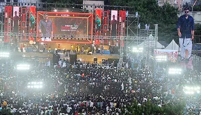 విషాదం నింపిన గాడ్ ఫాదర్ ఈవెంట్ విషాదం నింపిన గాడ్ ఫాదర్ ఈవెంట్