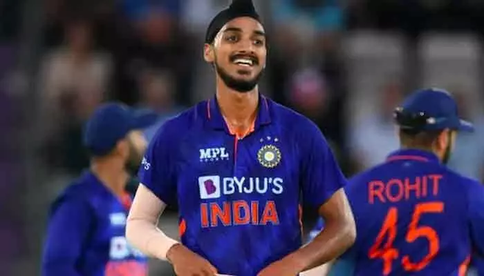 శభాష్ Arshdeep Singh.. ఆ ఒక్క మాటకు ఫ్యాన్స్ ఫిదా..! శభాష్ Arshdeep Singh.. ఆ ఒక్క మాటకు ఫ్యాన్స్ ఫిదా..!