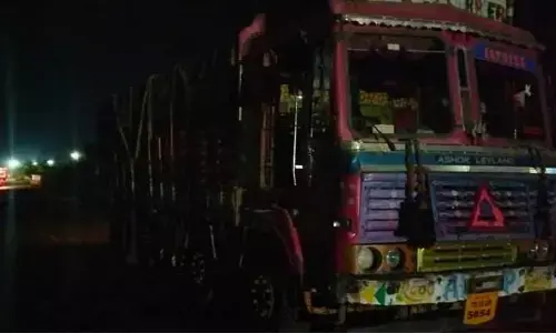 ఆగని అక్రమ ఇసుక రవాణా