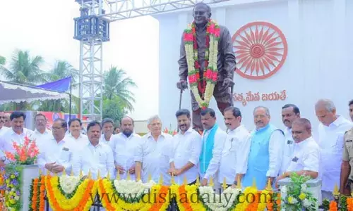 దివంగత జైపాల్ రెడ్డి స్పూర్తితో ముందుకెళ్దాం.. సీతారాం ఏచూరి