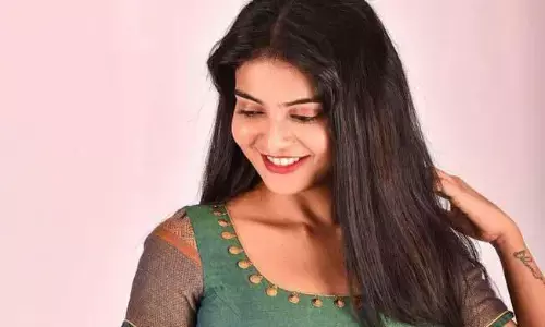 నడుము, బొడ్డు అందాలతో రచ్చ చేస్తున్న Ananya Nagalla