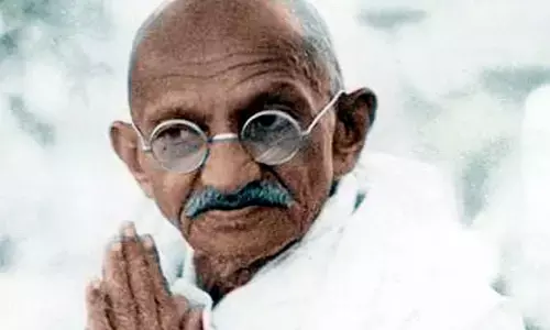సత్యం ఆయన ఆయుధం