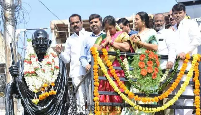 గాంధేయ మార్గం ఆదర్శం...అనుసరణీయం గాంధేయ మార్గం ఆదర్శం...అనుసరణీయం