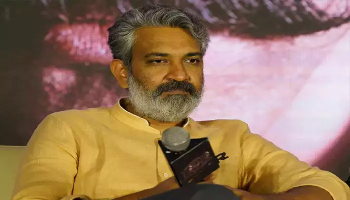 రాజమౌళి ఎంట్రీతో దద్దరిల్లిన చైనీస్ థియేటర్..(వీడియో) రాజమౌళి ఎంట్రీతో దద్దరిల్లిన చైనీస్ థియేటర్..(వీడియో)