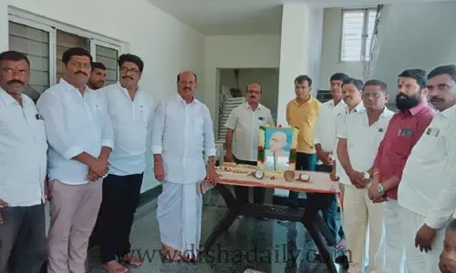 బాపూజీ చూపిన బాటలోనే సీఎం కేసీఆర్‌.. రూరల్ ఎమ్మెల్యే బాజిరెడ్డి గోవర్ధన్