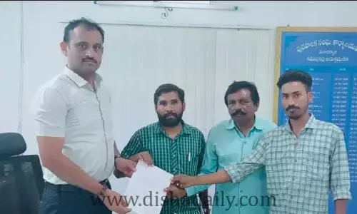 సీఎంఆర్ షాపింగ్ మాల్ పై చర్యలు తీసుకోవాలి