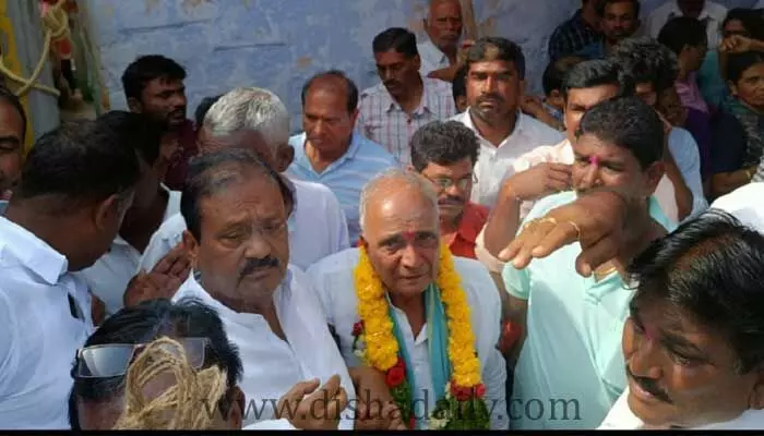 ధైర్యం కోల్పోవద్దు.. మాజీ మంత్రి మహమ్మద్ అలీ షబ్బీర్ ధైర్యం కోల్పోవద్దు.. మాజీ మంత్రి మహమ్మద్ అలీ షబ్బీర్