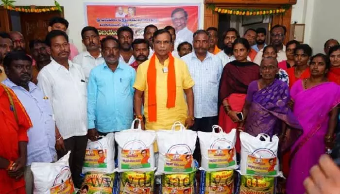 కేసీఆర్ పచ్చి మోసగాడు.. దన్ పాల్ సూర్యనారాయణ కేసీఆర్ పచ్చి మోసగాడు.. దన్ పాల్ సూర్యనారాయణ