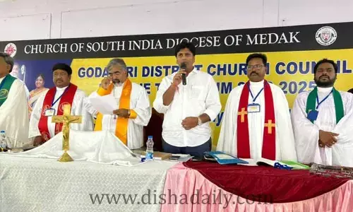 కేసీఆర్ కు మద్దతుగా క్రైస్తవ మత పెద్దలు