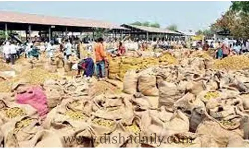 నిజామాబాద్ మార్కెట్ కమిటీ పై వీడని సస్పెన్షన్