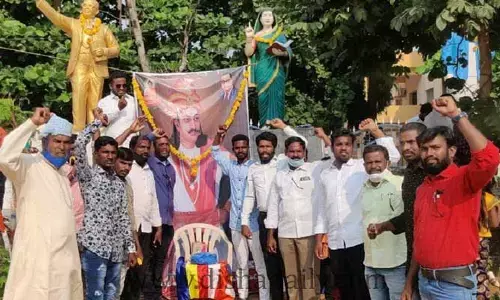 ప్రజలు కల్పితాలు కాకుండా చరిత్రను తెలుసుకోవాలి..