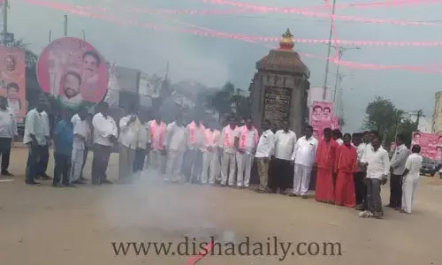 బీఆర్ఎస్ ప్రకటనపై శ్రేణుల సంబరాలు