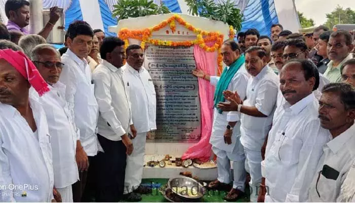 బీఆర్ఎస్ తో దేశంలో విప్లవాత్మక మార్పు : మంత్రి ఇంద్రకరణ్ రెడ్డి బీఆర్ఎస్ తో దేశంలో విప్లవాత్మక మార్పు : మంత్రి ఇంద్రకరణ్ రెడ్డి
