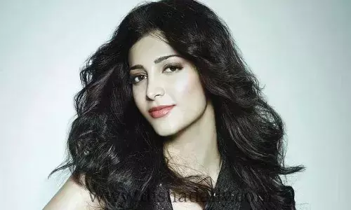న్యూడ్ ఫొటోలను షేర్ చేసి Shruti Haasan ..