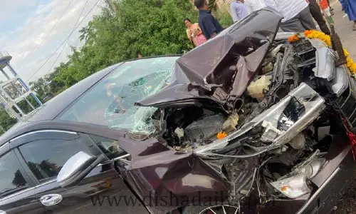 మాజీ ఎమ్మెల్సీకి తప్పిన ప్రమాదం