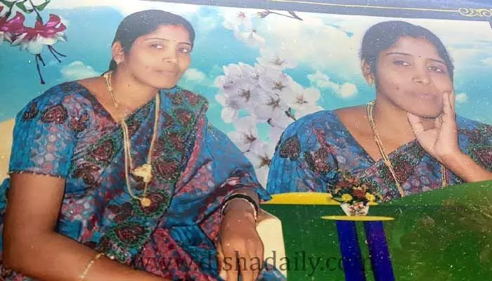 సులోచనారెడ్డి హత్య కేసులో ట్విస్ట్.. పోలీసుల విచారణలో బట్టబయలైన కూతురి కుట్ర! సులోచనారెడ్డి హత్య కేసులో ట్విస్ట్.. పోలీసుల విచారణలో బట్టబయలైన కూతురి కుట్ర!
