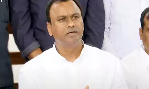 రాజగోపాల్ రెడ్డిపై ఈసీకి ఫిర్యాదు.. టీఆర్ఎస్ నేతలకు కోమటిరెడ్డి హెచ్చరిక