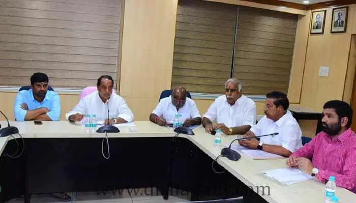 ఉమ్మడి జిల్లా నీటిపారుదలపై ఉన్నతస్థాయి సమీక్ష ఉమ్మడి జిల్లా నీటిపారుదలపై ఉన్నతస్థాయి సమీక్ష