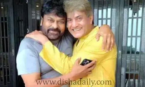మెగాస్టార్ తండ్రిగా నటించిన ఆ సీనియర్ హీరో ఎవరో గుర్తుపట్టారా?