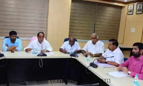 ఉమ్మ‌డి జిల్లా నీటిపారుద‌లపై ఉన్న‌త‌స్థాయి స‌మీక్ష‌