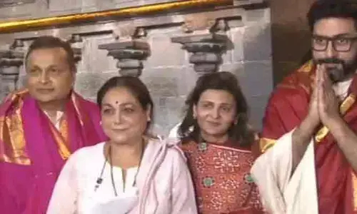 శ్రీవారిని దర్శించుకున్న Anil Ambani, Abhishek Bachchan..