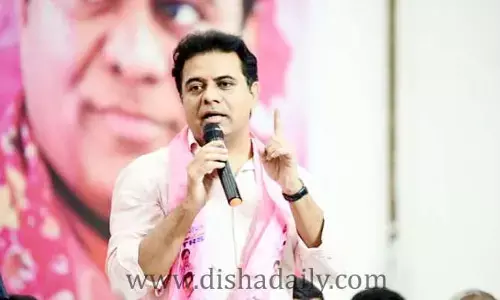 కాంట్రాక్టర్ అహంకారంతో మునుగోడులో యుద్ధం: కేటీఆర్