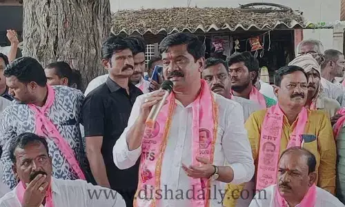 కారు గుర్తుపై రాజగోపాల్ రెడ్డి గెలిచిండు... మంత్రి వేముల ప్రశాంత్ రెడ్డి టంగ్ స్లిప్(వీడియో)