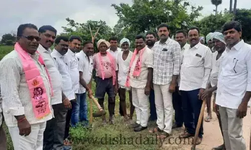 మునుగోడు ప్రచారంలో జిల్లా నాయకులు..