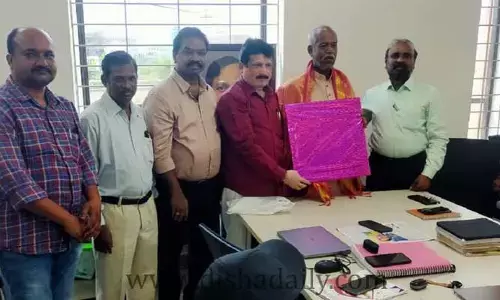 లక్ష్యముండి సాధన చేస్తే విజయం మీదే.. అందె శ్రీ