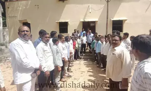 విధుల్లో చేరిన వీఆర్ఏలు