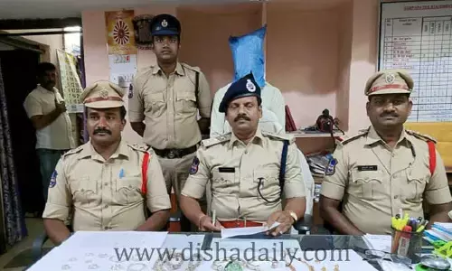 పాత నేరస్తున్ని పట్టించిన చెప్పులు