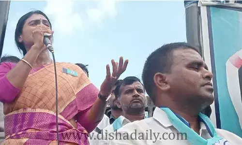 తెలంగాణను బీర్లు, బార్ల రాష్ట్రంగా మార్చారు : వైఎస్ షర్మిల