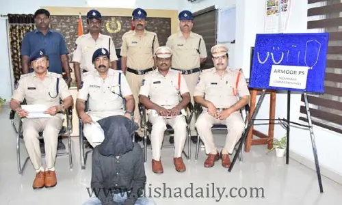 తల్లిదండ్రులను కడతేర్చిన దత్తపుత్రుడు