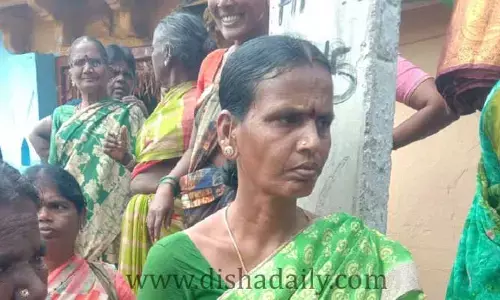 అమ్మవారి పుస్తెలు దొంగిలిస్తూ పట్టుబడ్డ మహిళ