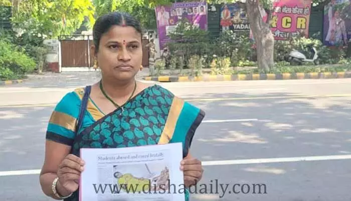 ఢిల్లీలో కేసీఆర్ ఇంటి ఎదుట ఓయూ ఓల్డ్ స్టూడెంట్ ధర్నా ఢిల్లీలో కేసీఆర్ ఇంటి ఎదుట ఓయూ ఓల్డ్ స్టూడెంట్ ధర్నా