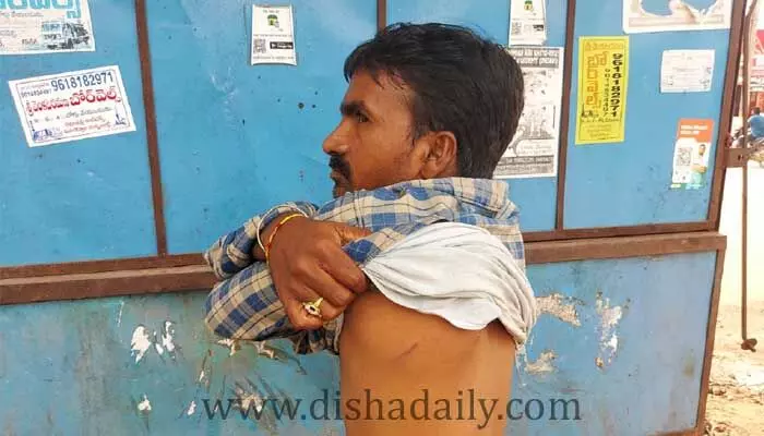 ఔట్ సోర్సింగ్ స్పాట్ బిల్లర్ పై దాడి ఔట్ సోర్సింగ్ స్పాట్ బిల్లర్ పై దాడి
