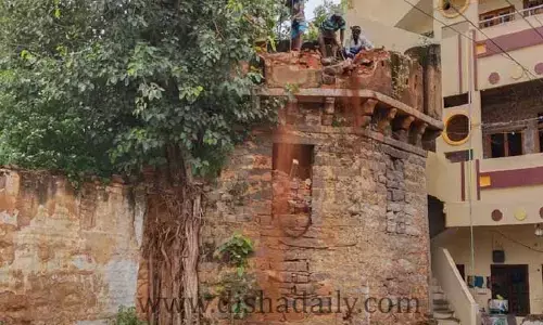 బడంగ్​పేట్​ పురాతన కోటగోడ నేలమట్టం