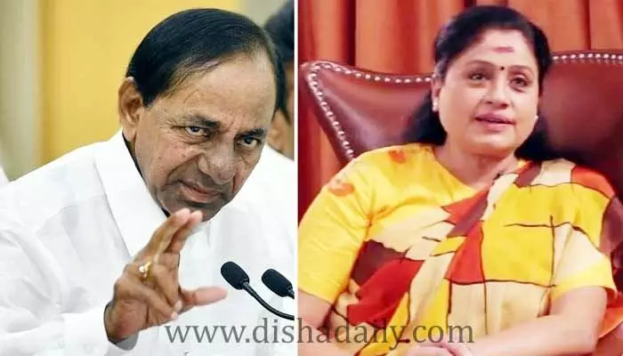 కేసీఆర్ అప్పుడే ఢిల్లీ సుల్తాన్ అయినట్లు ఫీలైపోతున్నాడు కేసీఆర్ అప్పుడే ఢిల్లీ సుల్తాన్ అయినట్లు ఫీలైపోతున్నాడు
