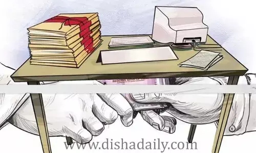 ఆ సార్ రూటే ఓ ‘‘రేటు’’.. వెలుగులోకి విద్యాధికారి రాజేష్ ‘‘వసూళ్ల’’ లీలలు!
