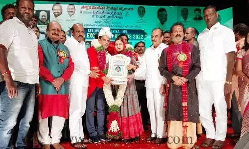 TNGO అధ్యక్షుడ్ని సత్కరించిన తెలంగాణ హోంమంత్రి