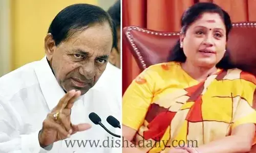 కేసీఆర్ అప్పుడే ఢిల్లీ సుల్తాన్ అయినట్లు ఫీలైపోతున్నాడు