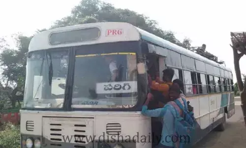 ఆ ఊరికి ఒకటే బస్సు