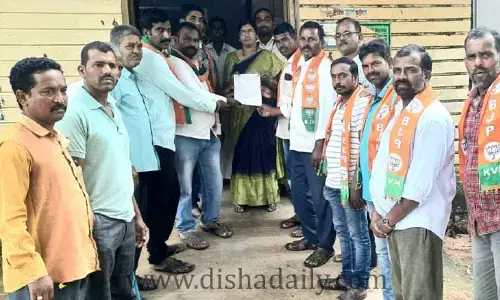 ధరణి పోర్టల్ అధికార పార్టి నాయకులకే ఉపయోగంగా ఉంది